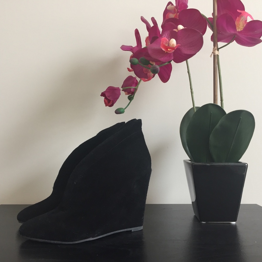 Steve Madden Wedge Black Leather Booties